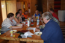 Syödäkin täytyy välillä.